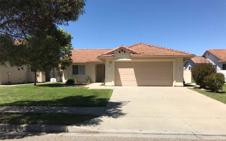 Vandenberg Family Homes Family housing at Vandenberg AFB, CA Photos